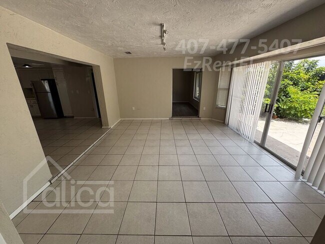 Building Photo - 2 Brentwood Ln