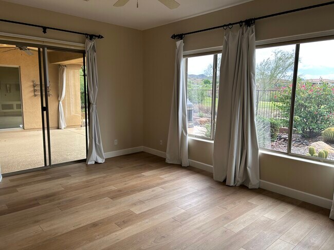 Building Photo - 42019 N Golf Crest Rd