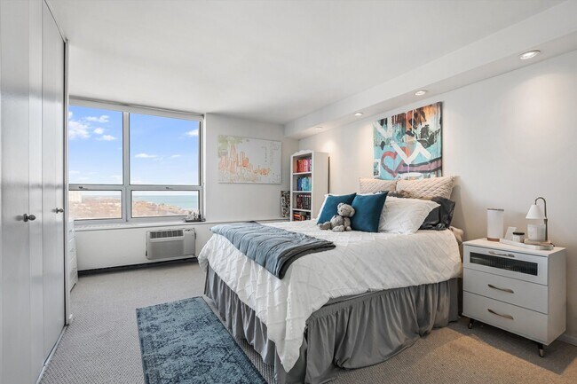 Building Photo - 70 W Burton Pl