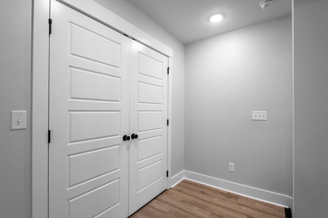 Building Photo - Argenta 1 Bed 1.5 Bath Luxury Energy Effic...