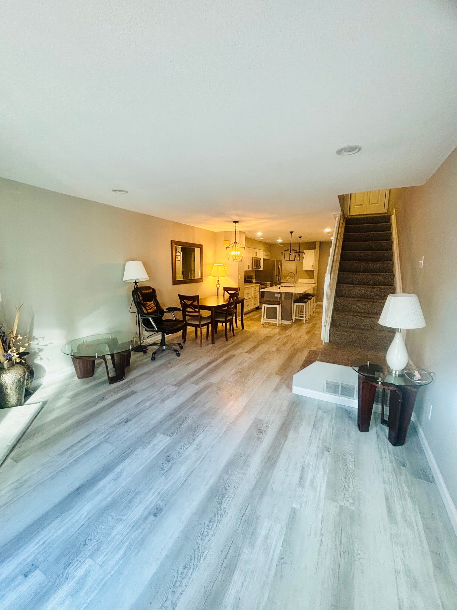 Building Photo - 12053 E Hoye Dr