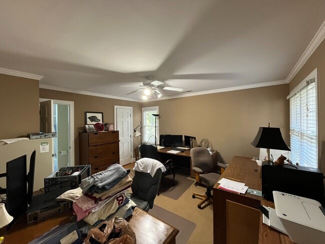 Building Photo - Incredible 5BD, 4.5BA House in Downtown Ra...