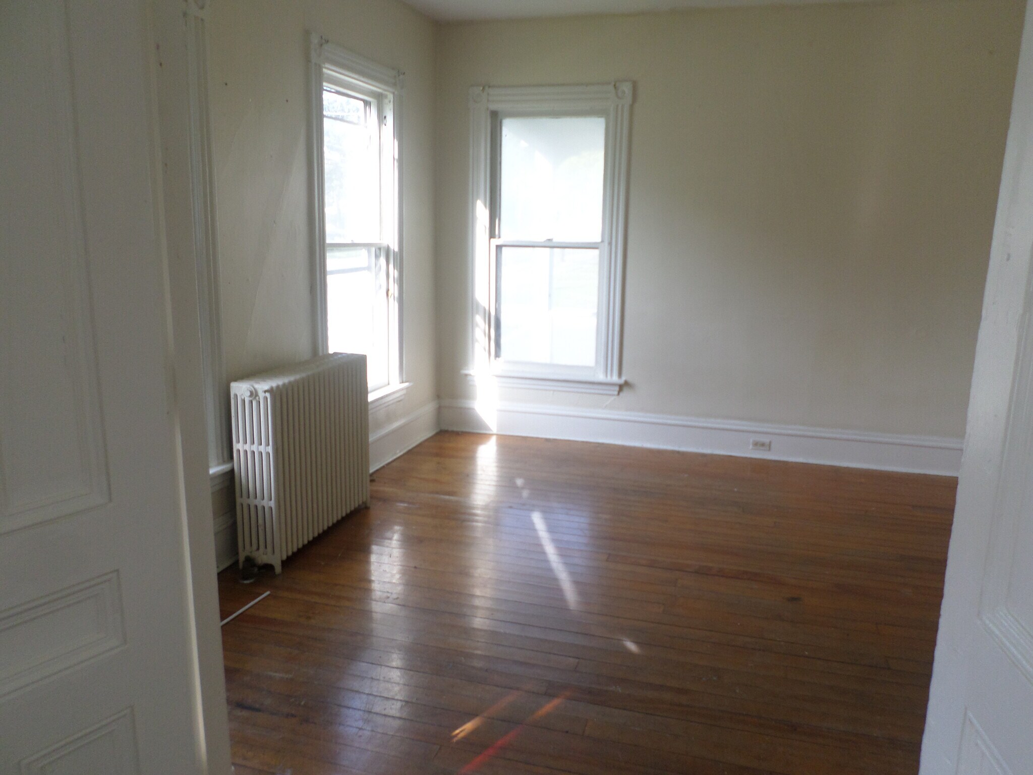 Building Photo - 128 Colchester Ave