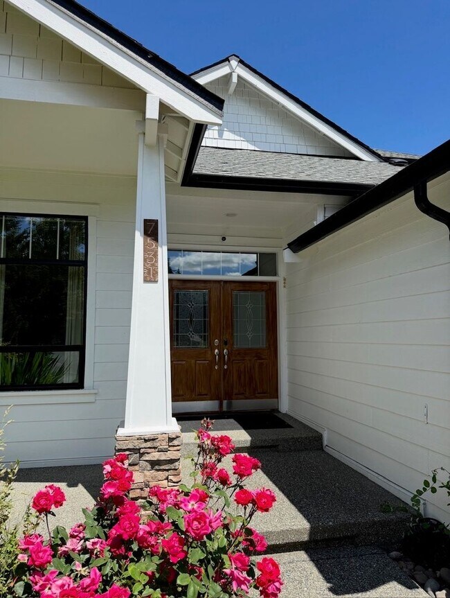 Building Photo - 4bd/2.5ba Snohomish Home