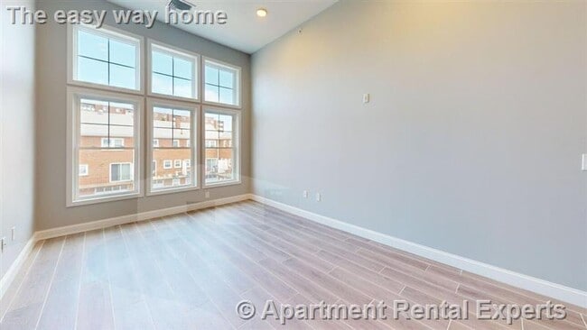 Building Photo - 53 Hill Rd