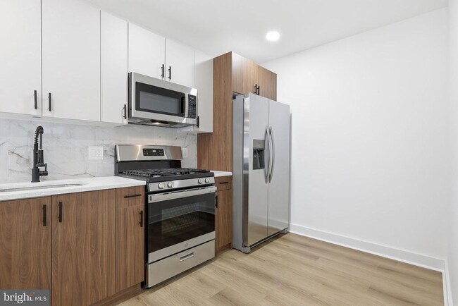 Building Photo - 7803 Monroe Ave