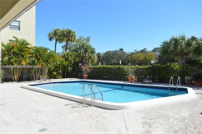 Building Photo - 16851 NE 23rd Ave