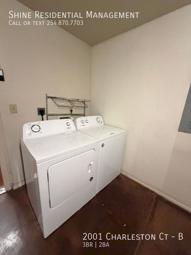 Building Photo - 2001 Charleston Ct