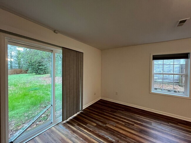 Building Photo - Newly Remodeled 3BD, 2BA Raleigh Home with Fenced Yard in Prime Location Near Downtown Raleigh, N...