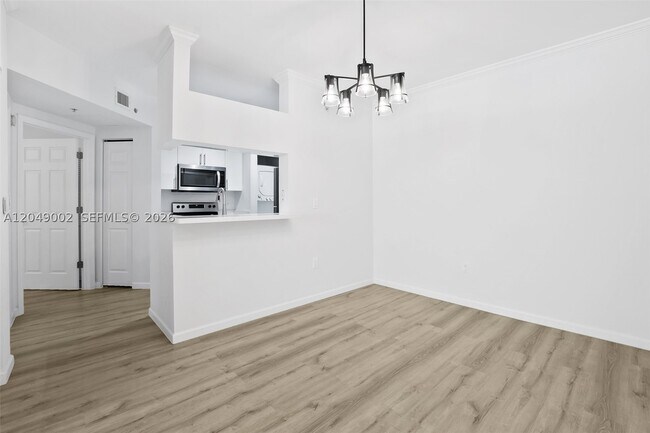 Building Photo - 17145 N Bay Rd