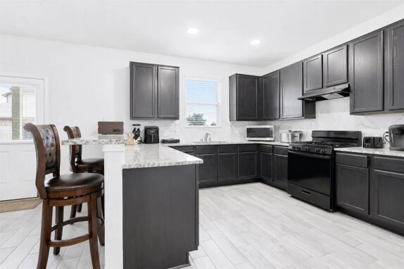 Building Photo - 128 Shining Point Dr