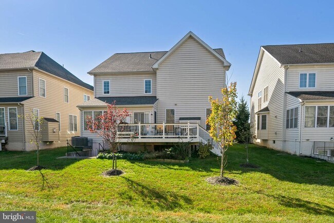 Building Photo - 42888 Southview Manor Dr