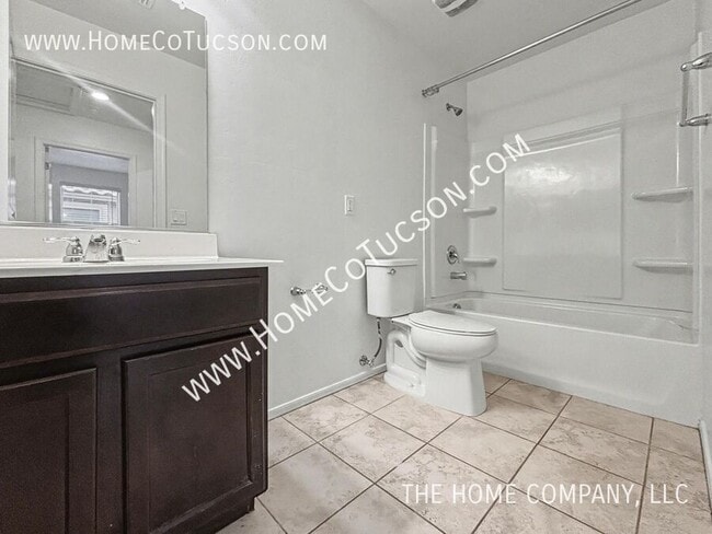 Building Photo - 955 W Calle Ronda