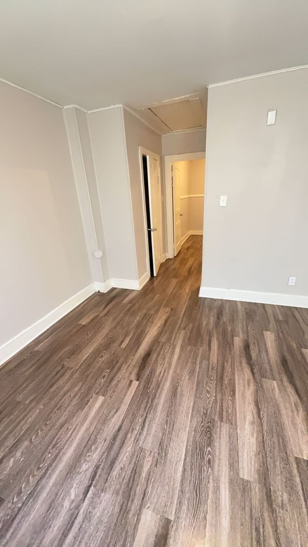 Building Photo - Newly Renovated Home In North Memphis - 1/2 OFF The First Month's Rent