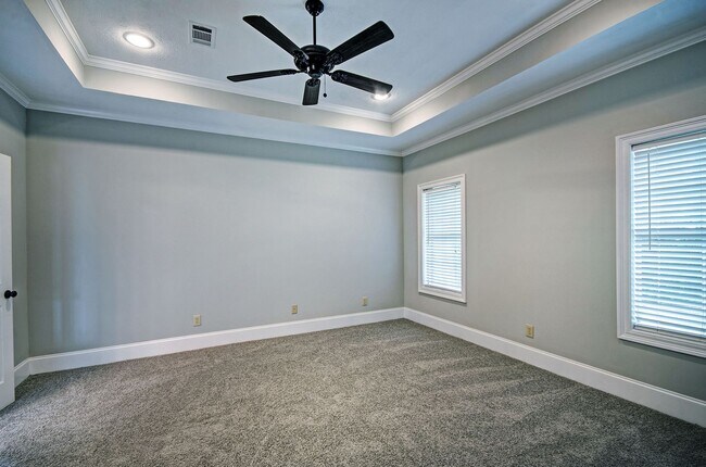 Building Photo - 123 Cedar Green Dr
