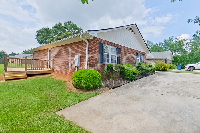 Building Photo - 110 Fawn Dr