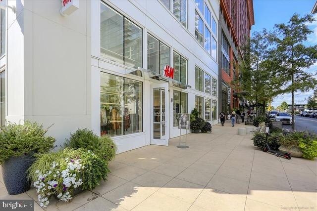 Building Photo - 930 Rose Ave