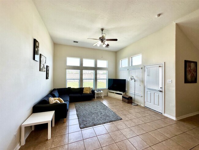 Building Photo - 2519 Horned Owl Dr
