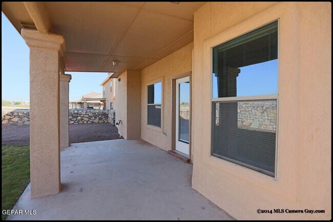 Building Photo - 1345 Fito Hernandez St