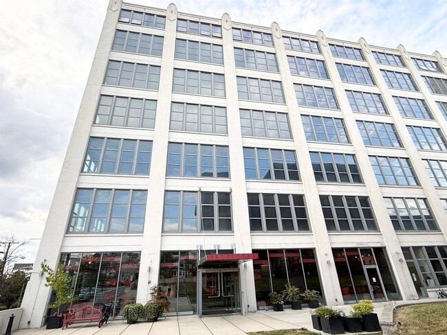 Building Photo - 50 DEY St