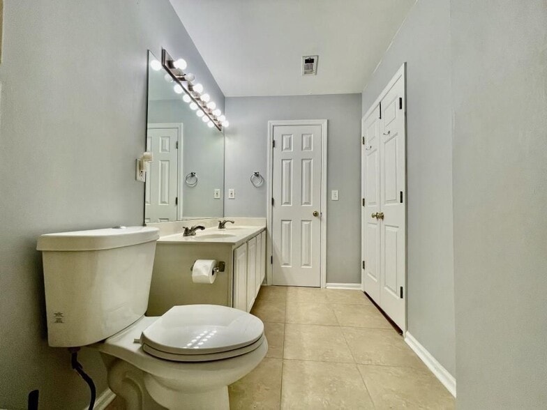 Building Photo - 2758 Ashleigh Ln