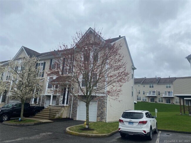 Building Photo - 1305 Sienna Dr