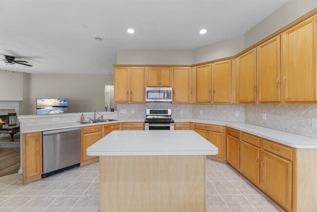 Building Photo - 15215 Millers Run Ln