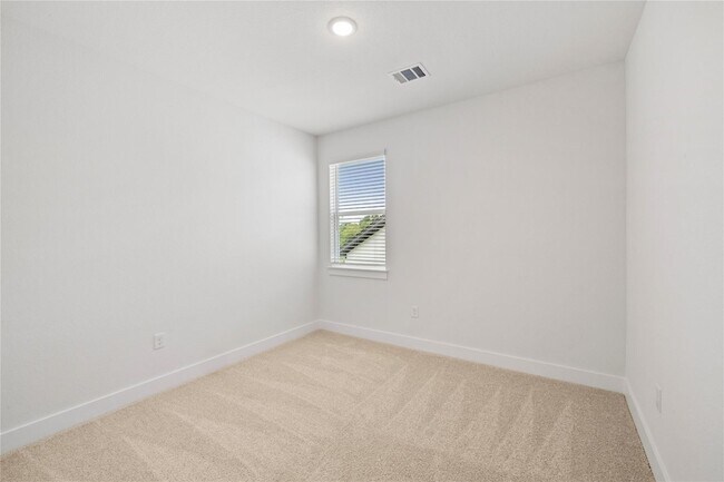 Building Photo - 1608 Kit Cir