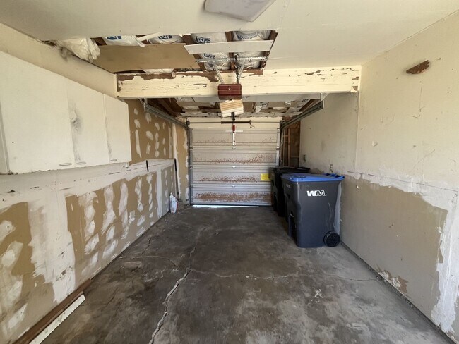 Building Photo - 8736 Aspen Ave