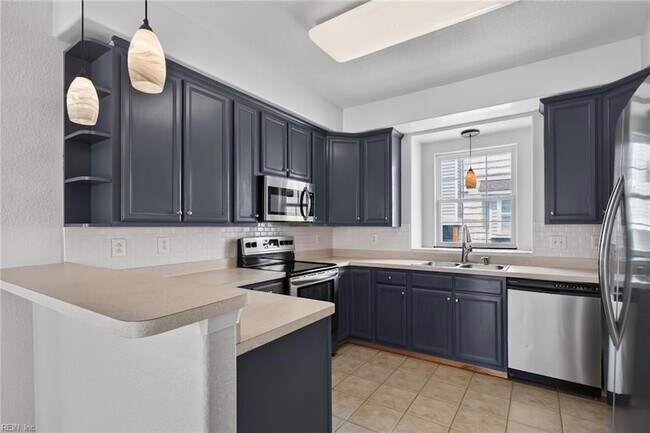 Building Photo - 4823 Lake Dr