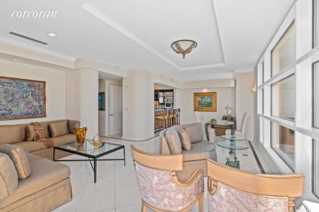 Building Photo - 222 Lakeview Ave