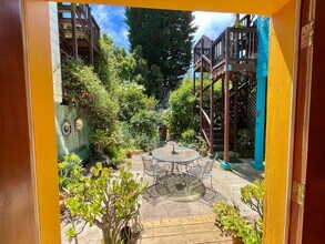 Building Photo - 1BR/1BA Garden Apartment! Laundry! Storage...