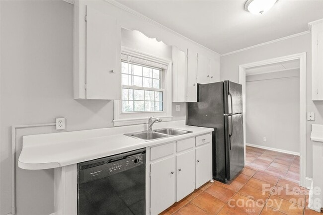 Building Photo - 4914 Kistler Ave