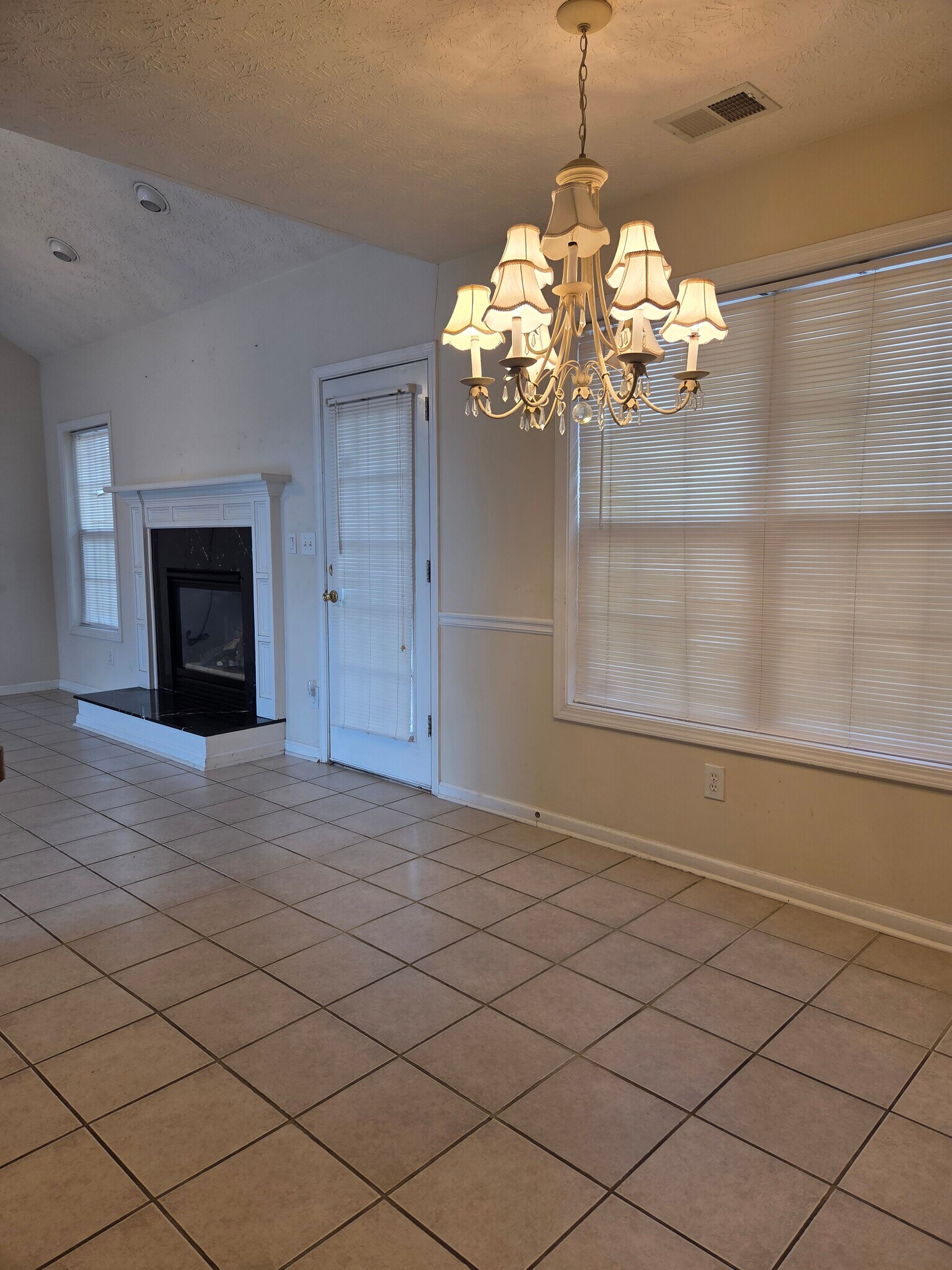 Building Photo - 1460 Scenic Brook Trl SW