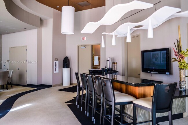 Building Photo - 3101 S Ocean Dr