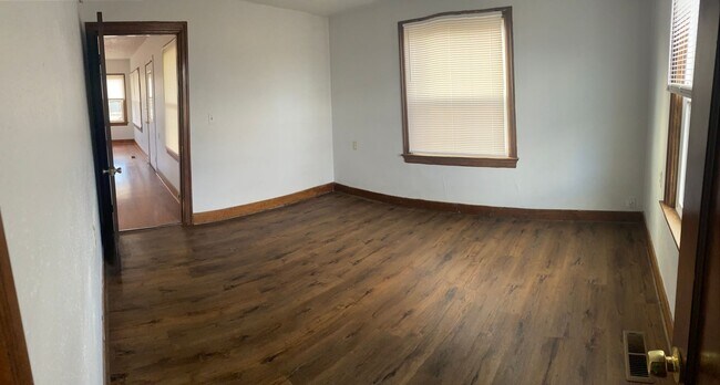 Building Photo - 3bed/1bath house on Homedale Rd.