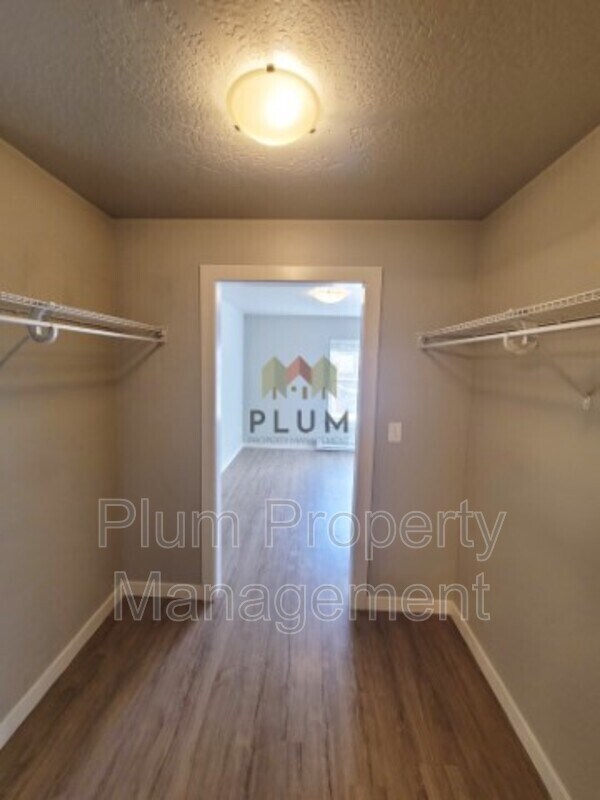 Building Photo - 2416 McDonald Ave