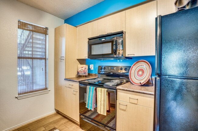 Building Photo - Cottages at Tulane