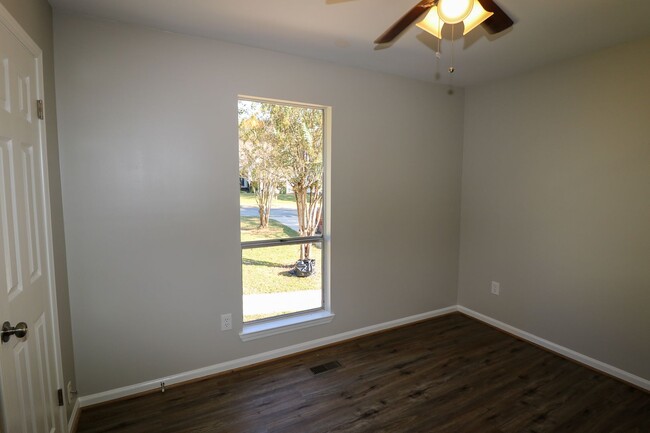 Building Photo - Adorable Home in Moody, AL