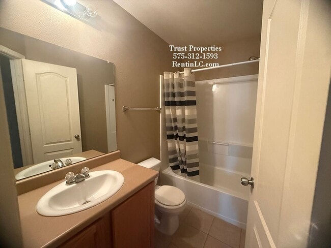Building Photo - Spacious 3/3 close to NASA / WSMR