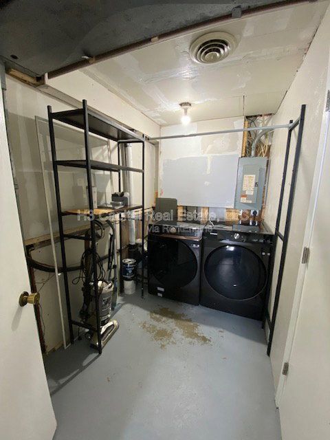 Building Photo - 1400 30th St