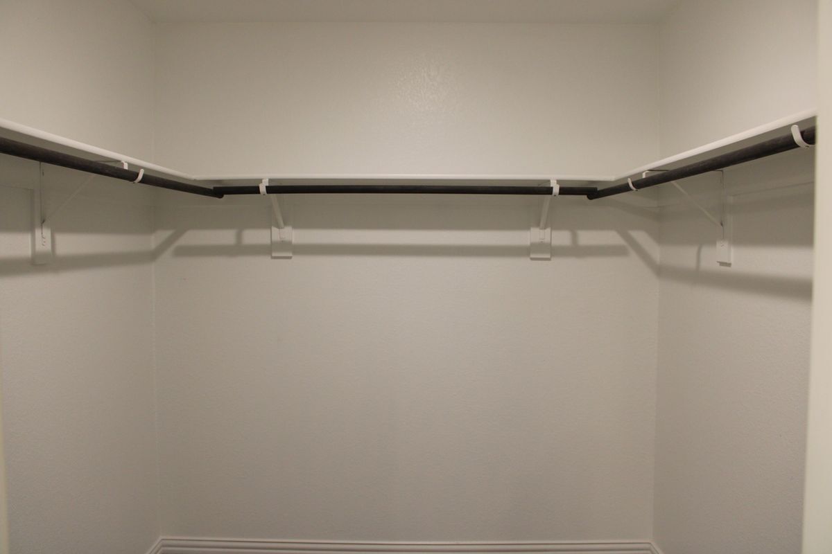 Building Photo - 2908 Mare Dr