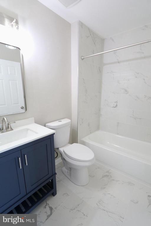 Building Photo - 11206 Barnswallow Pl