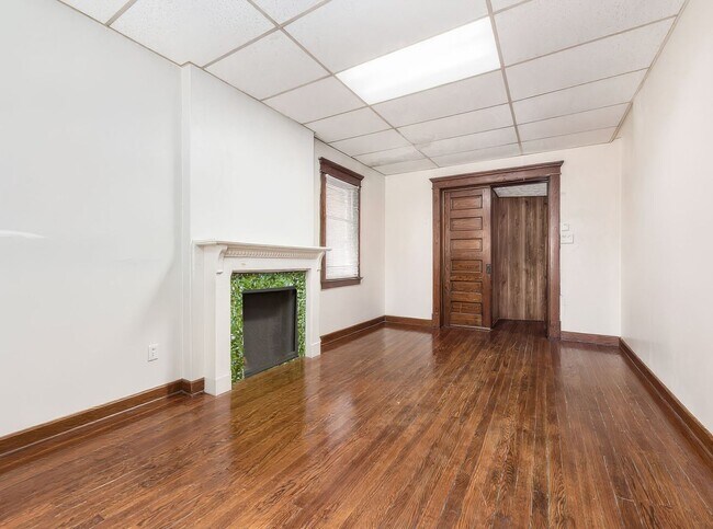 Building Photo - 202-202 1/2 W. 8th Avenue