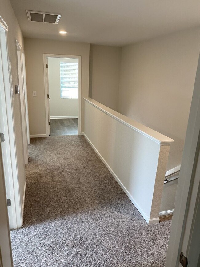 Building Photo - 3 Bedroom Wiggins Village