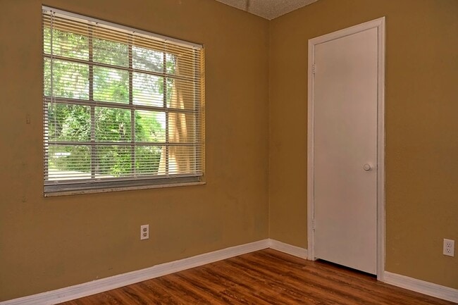 Building Photo - Spacious 2/2 Maitland Townhome with large ...