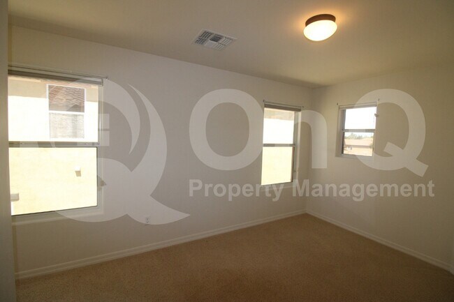 Building Photo - 779 W Calle La Bolita