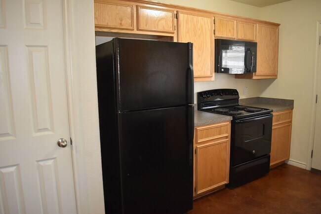 Building Photo - 205 Coby Dr