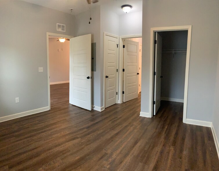 Building Photo - 4664 Crossing Ct