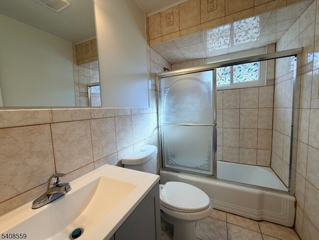 Building Photo - 260 Everett Rd